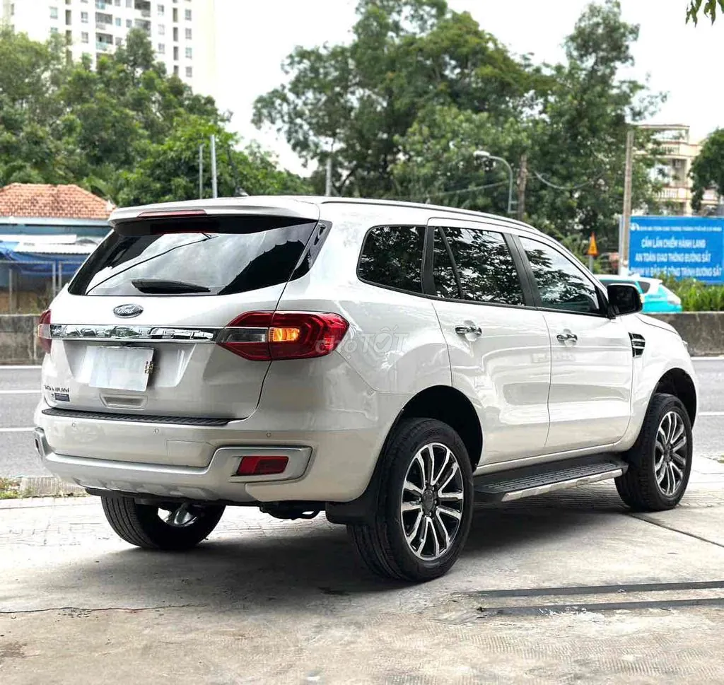 Ford Everest 2022 photo 5