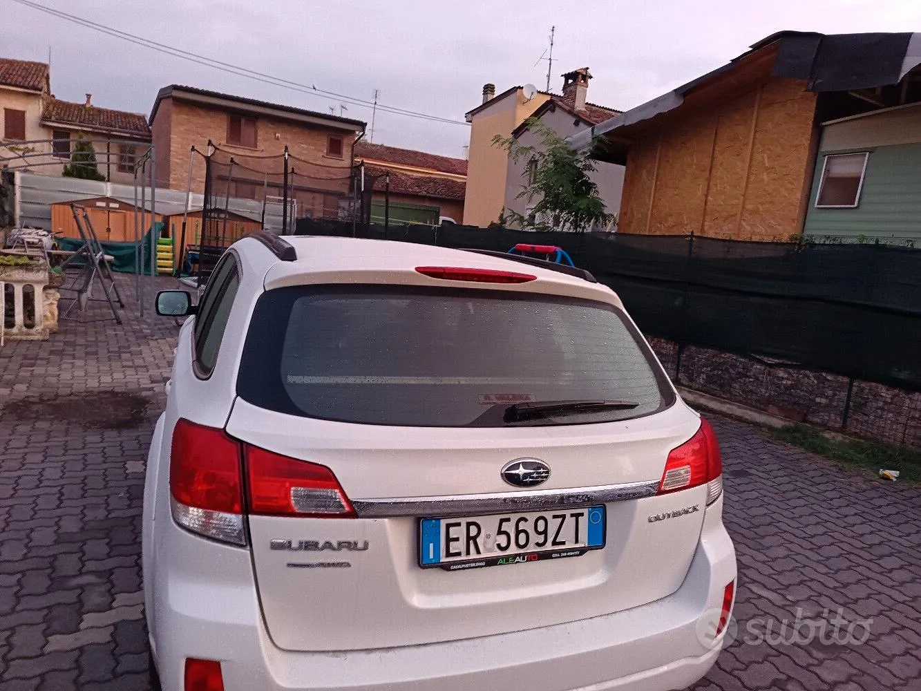 Subaru Outback 2013 photo 2