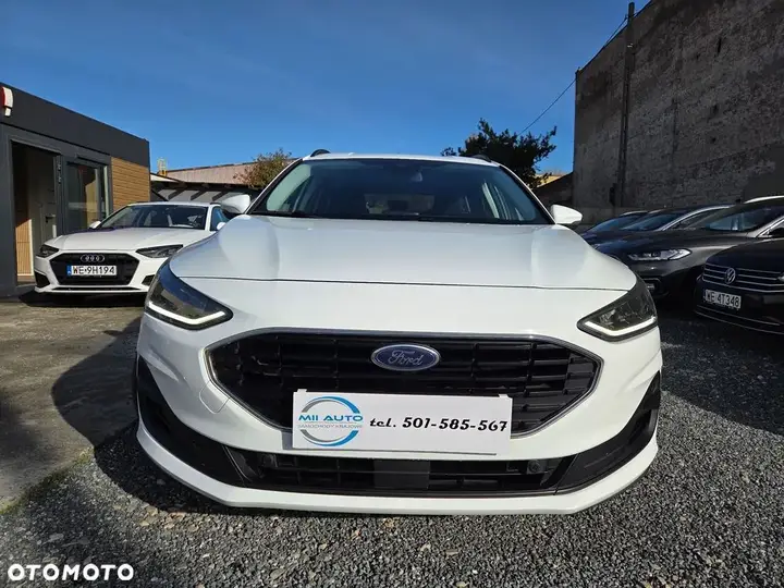 Ford Focus 2022 photo 2