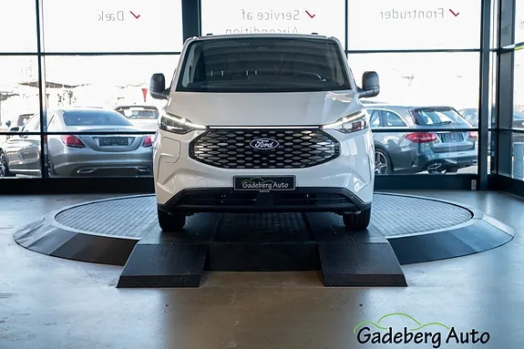 Ford E-Transit 2025 photo 3
