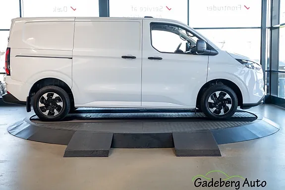 Ford E-Transit 2025 photo 5