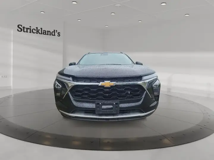 Chevrolet Trax 2026 photo 2