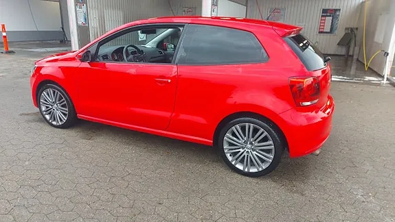 Volkswagen Polo 2011 photo 5