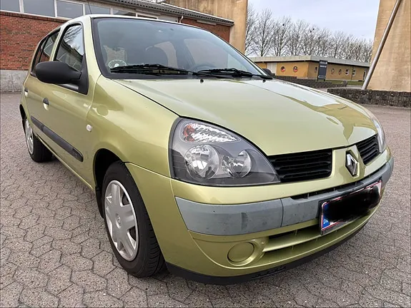 Renault Clio 2006 photo 2