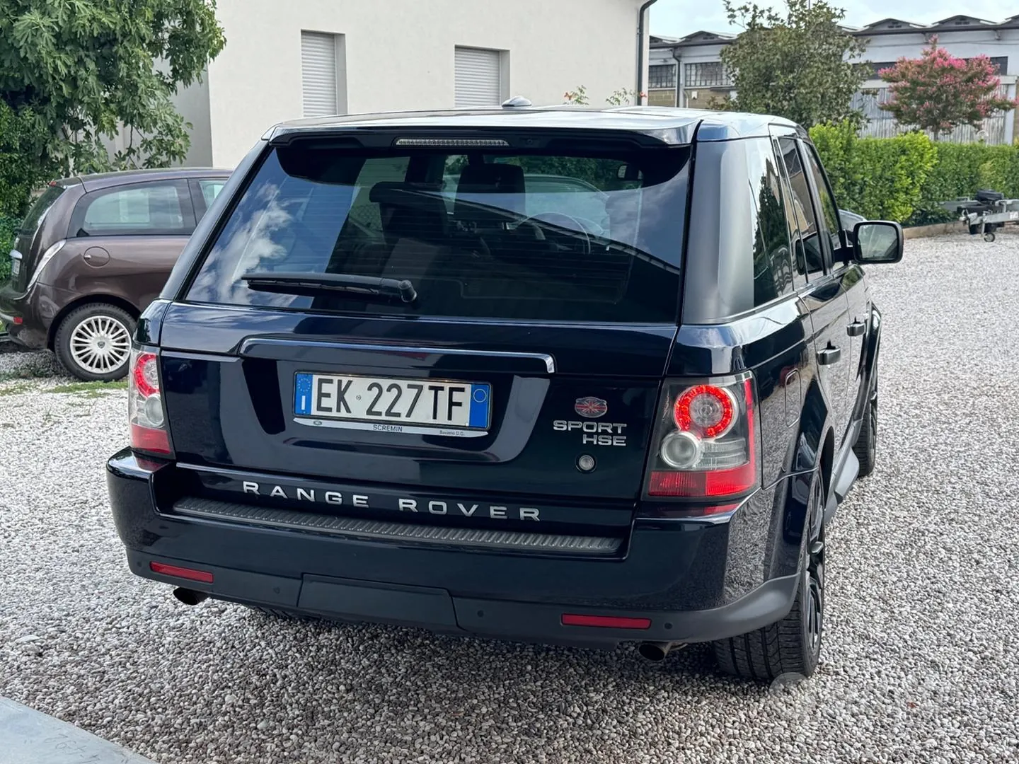 Land Rover Range Rover Sport 2011 photo 3