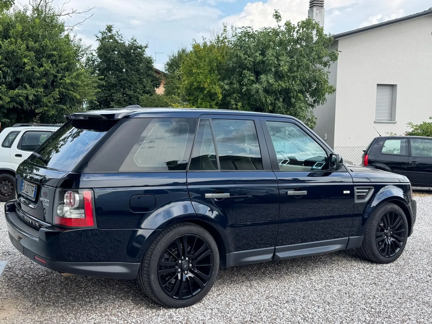Land Rover Range Rover Sport 2011 photo 2