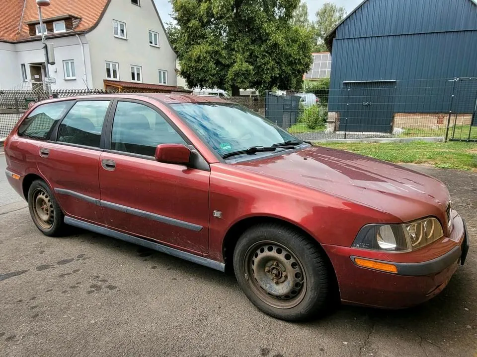 Volvo V40