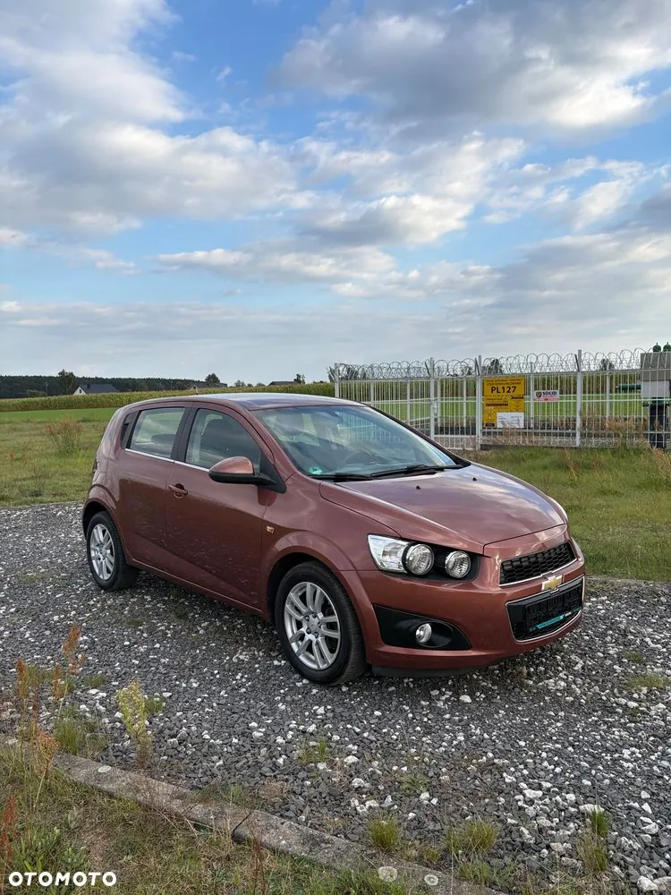 Chevrolet Aveo 2011 photo 2