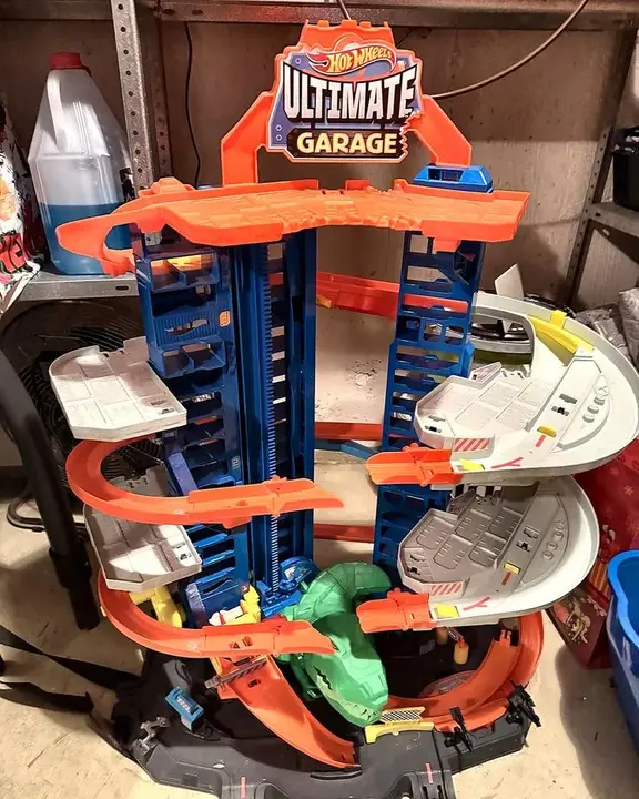 Hot Wheels Ultimate Garage