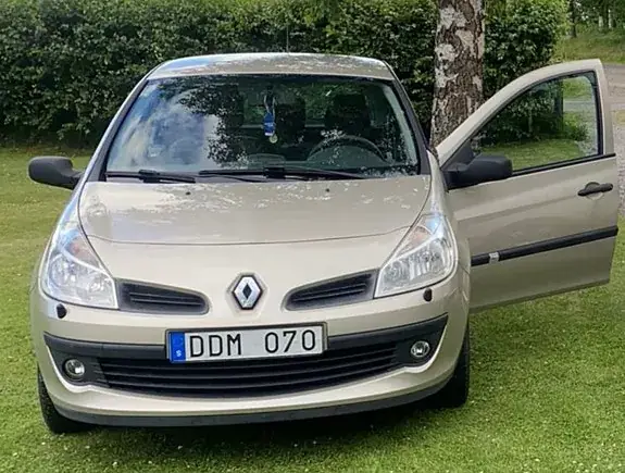 Renault Clio 2007 photo 4