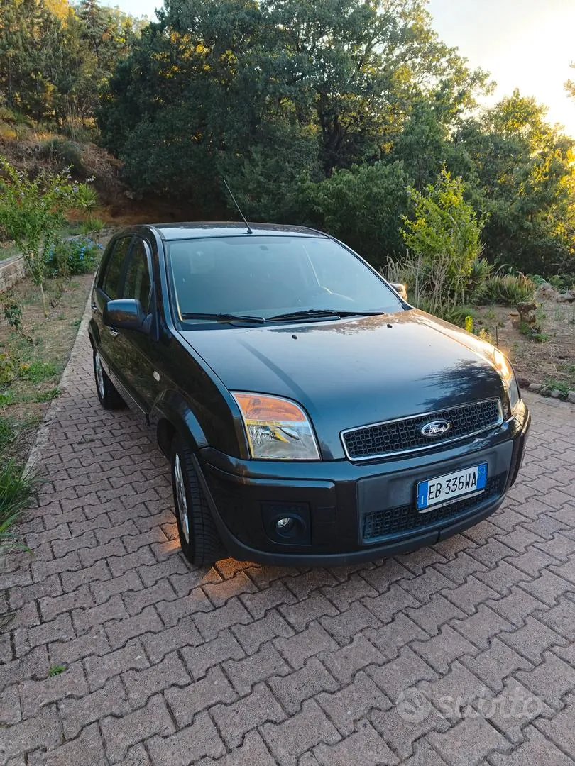 Ford Fusion 2010 photo 3