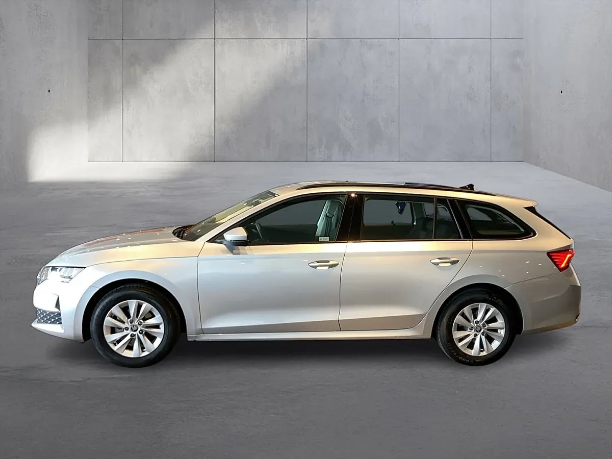 Skoda Octavia 2025 photo 2