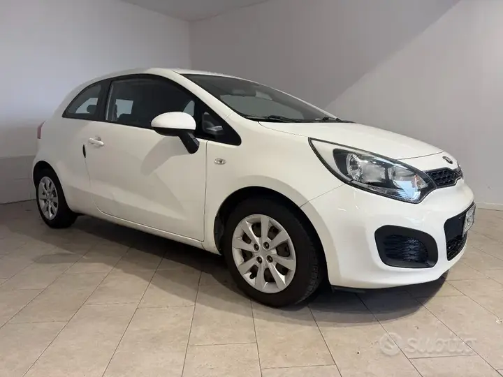 Kia Rio 2012 photo 3