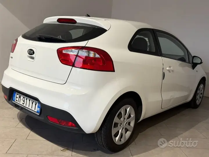 Kia Rio 2012 photo 4