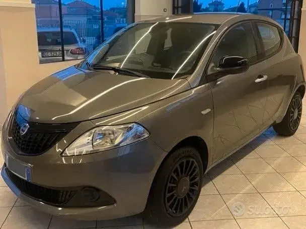 Lancia Ypsilon 2023 photo 2
