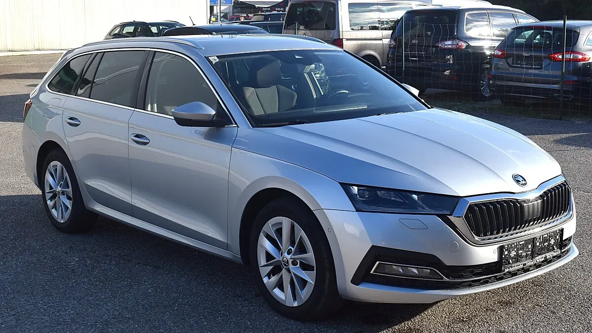 Skoda Octavia 2022 photo 3