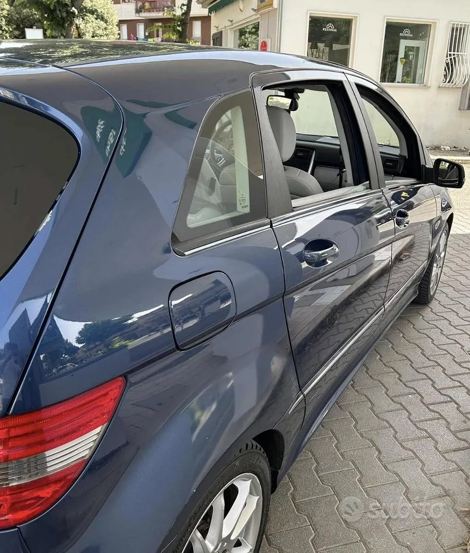 Mercedes-Benz B 2008 photo 4