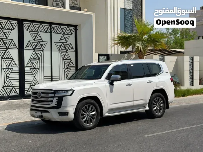 Toyota Land Cruiser Vxr 2022 photo 2