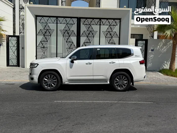Toyota Land Cruiser Vxr 2022 photo 3