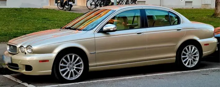 Jaguar X-Type
