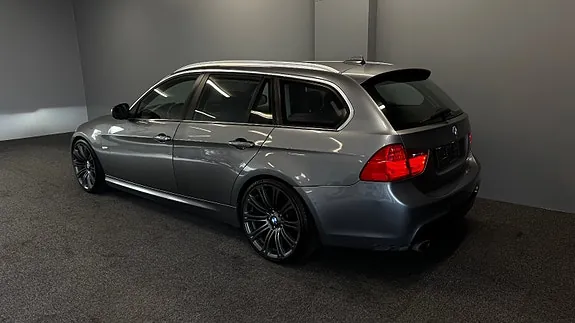 BMW 320Xd 2010 photo 4