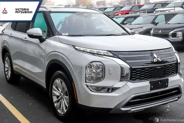Mitsubishi Outlander 2025 photo 3