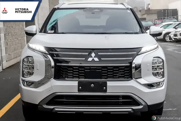 Mitsubishi Outlander 2025 photo 2