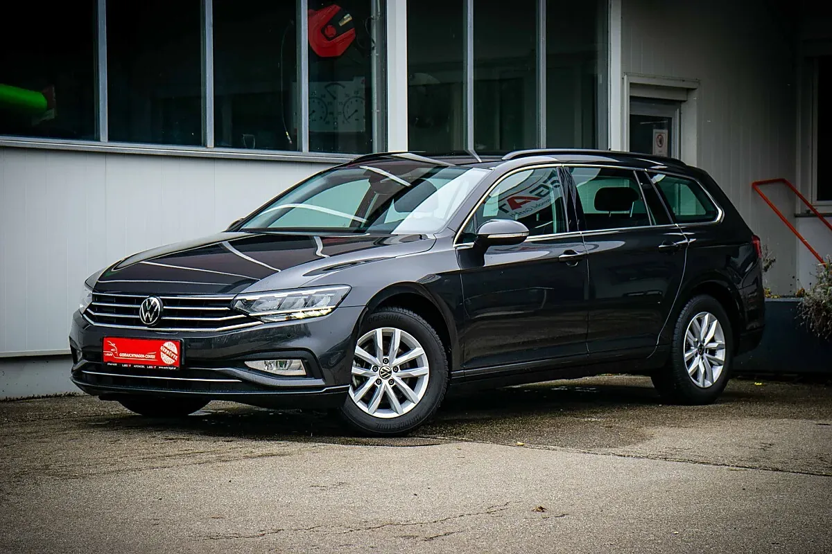 Volkswagen Passat 2023 photo 3