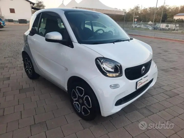 Smart Fortwo 2017 photo 3