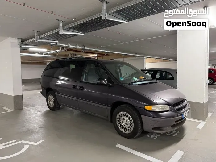 Chrysler Voyager 1997 photo 2