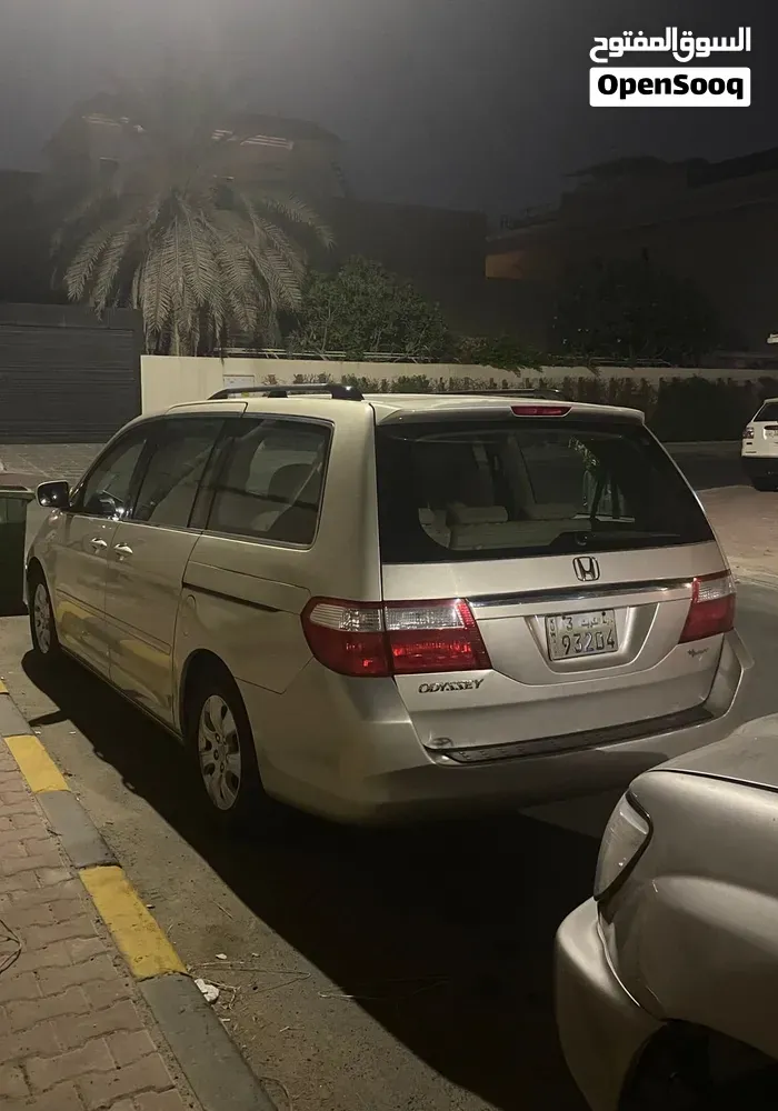 Honda Odyssey 2006 photo 2