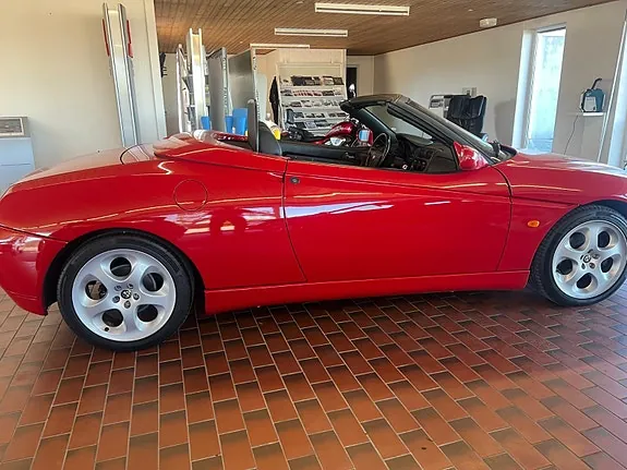 Alfa Romeo Spider 1995 photo 4