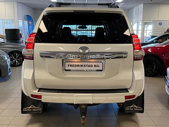 Toyota Land Cruiser 2017 photo 3
