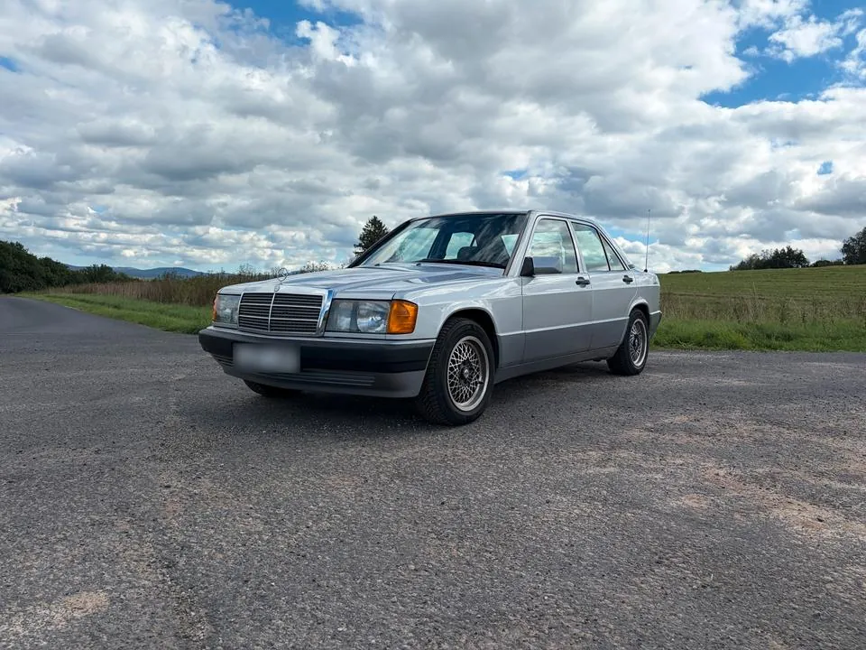 Mercedes-Benz 190 E