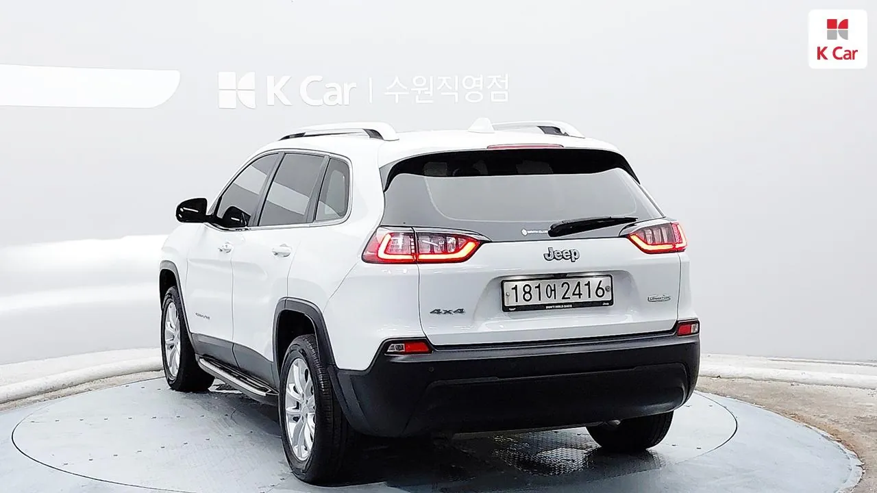 Jeep Cherokee 2019 photo 2