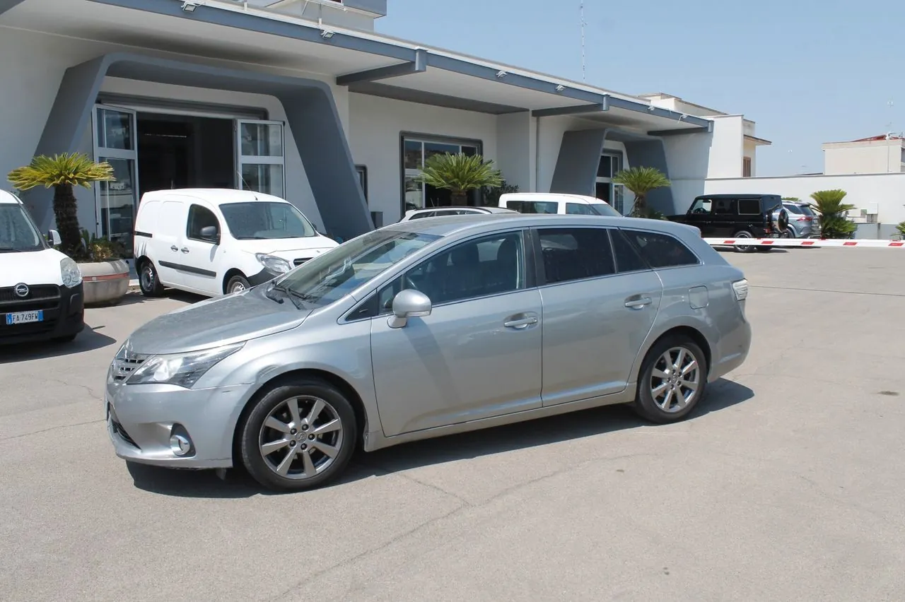 Toyota Avensis 2012 photo 4