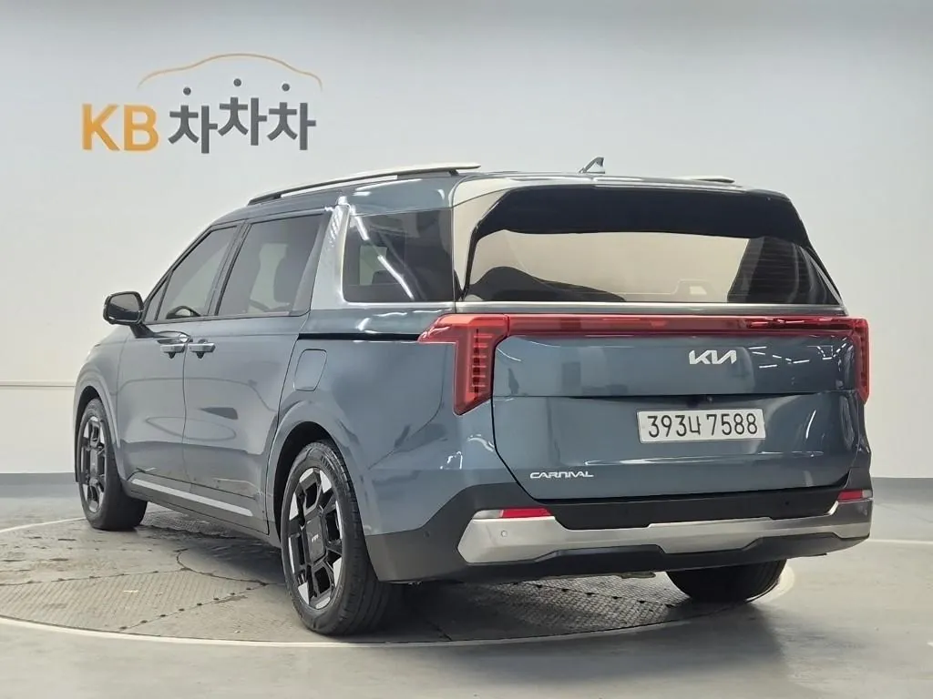 Kia Carnival 2024 photo 2