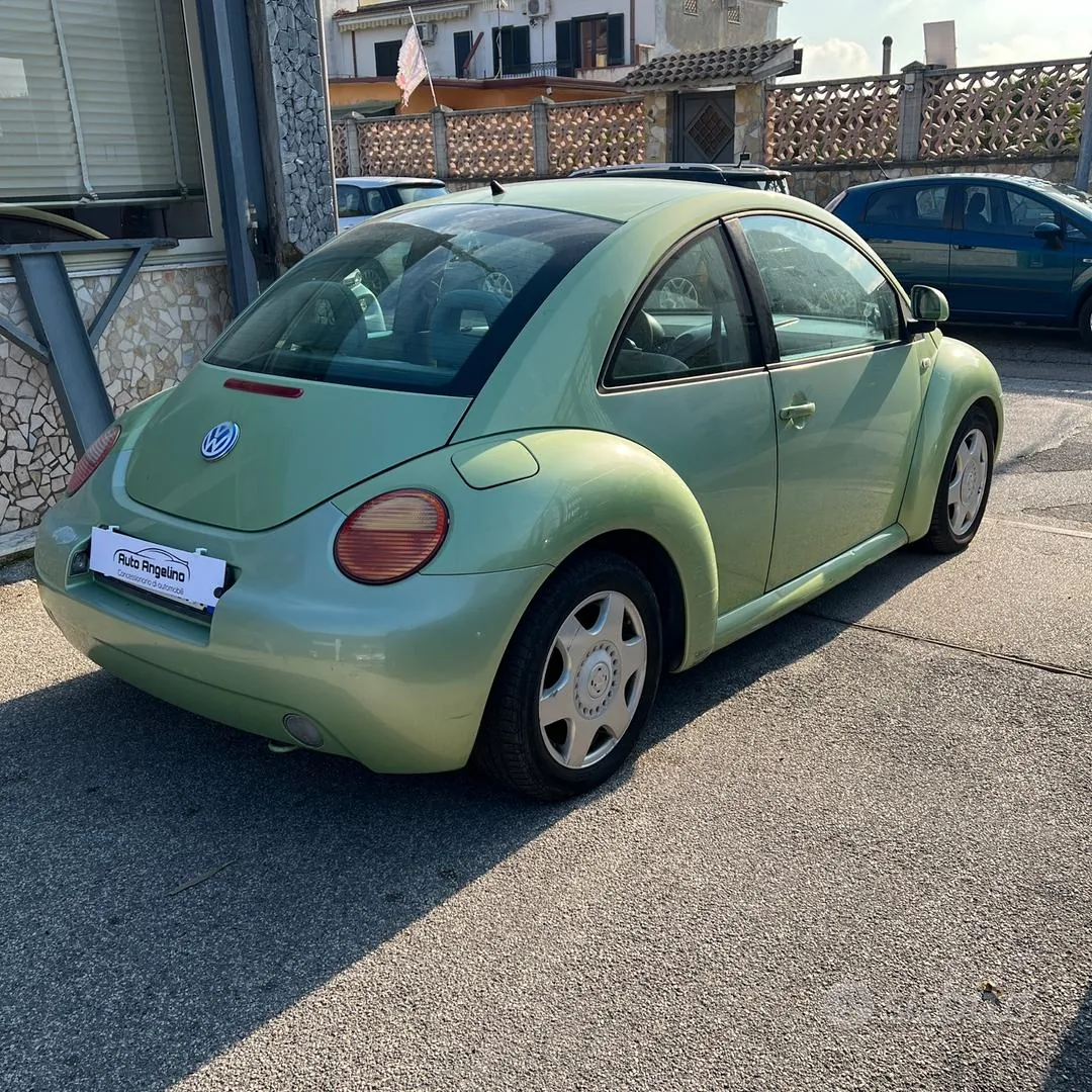 Volkswagen New Beetle 2000 photo 4