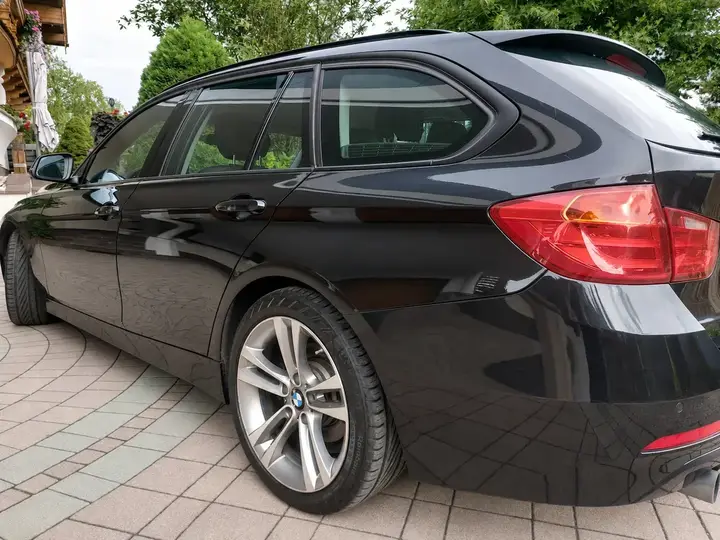 BMW 3 Series 2013 photo 2