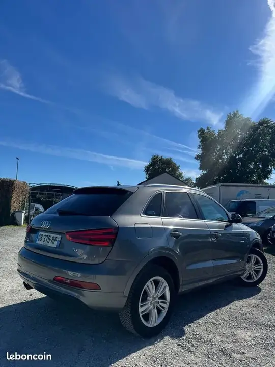Audi Q3 2013 photo 2