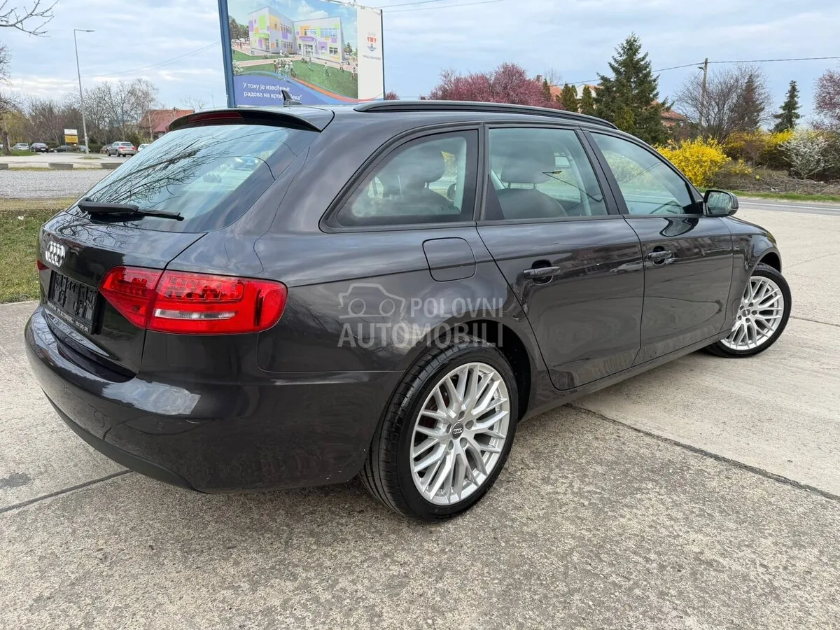 Audi A4 2011 photo 4