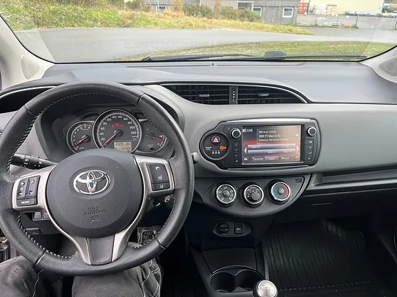 Toyota Yaris 2016 photo 5