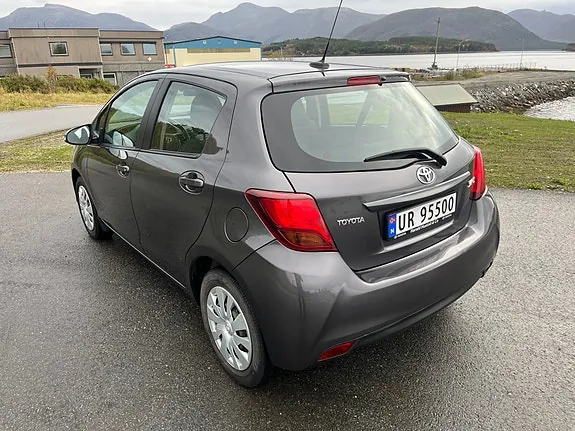 Toyota Yaris 2016 photo 3