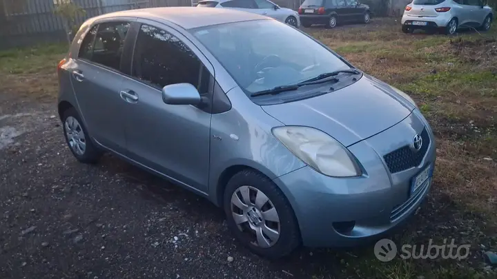 Toyota Yaris 2006 photo 3
