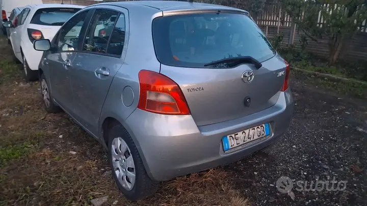 Toyota Yaris 2006 photo 4
