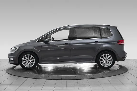 Volkswagen Touran 2017 photo 2