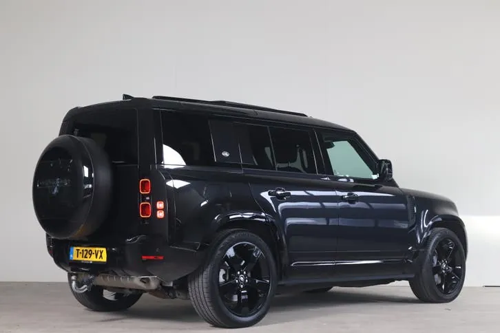 Land Rover Defender 2023 photo 2