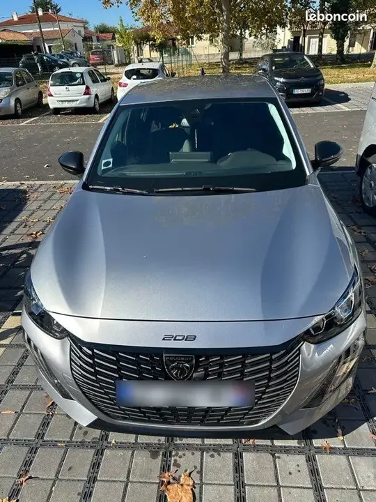 Peugeot 208 2024 photo 2
