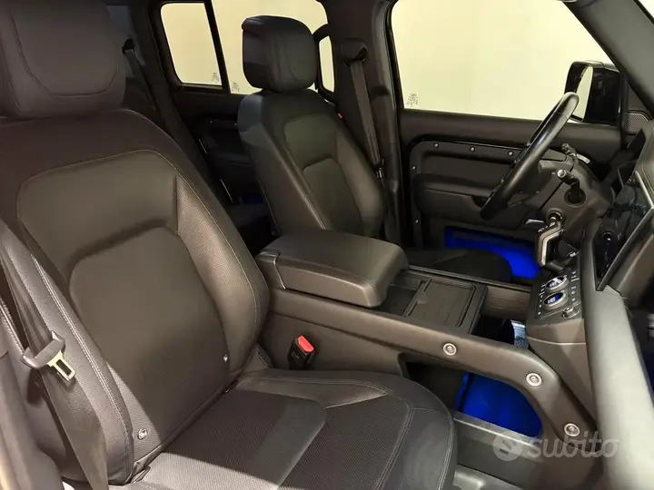 Land Rover Defender 2024 photo 3