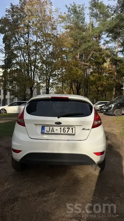 Ford Fiesta 2009 photo 2